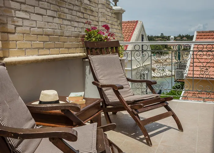 Faros Suites (Adults Only)