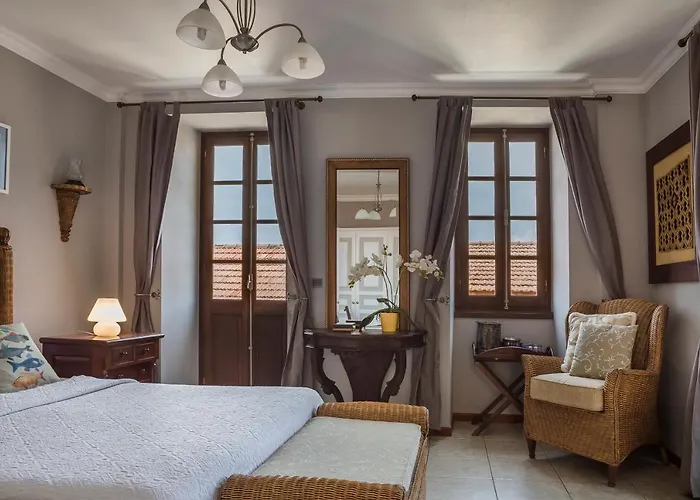 Faros Suites (Adults Only)